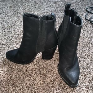 Very Volatile 7.5/7 1/2 🖤